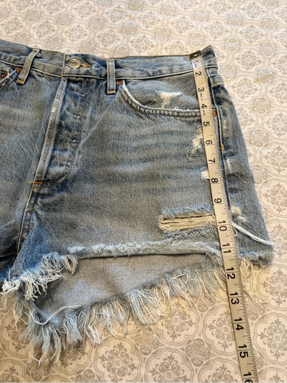 AGOLDE Parker Vintage Cut Off Short in Swapmeet Size 27 - Picture 14 of 15
